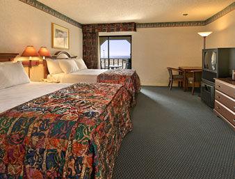 Travelodge By Wyndham Ocean Front Сансет-Бич Номер фото